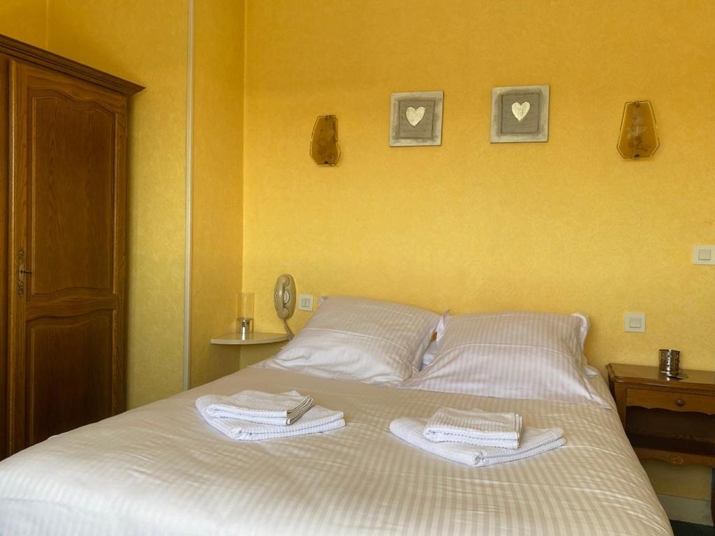 Hotel De La Poste Falaise  Eksteriør bilde