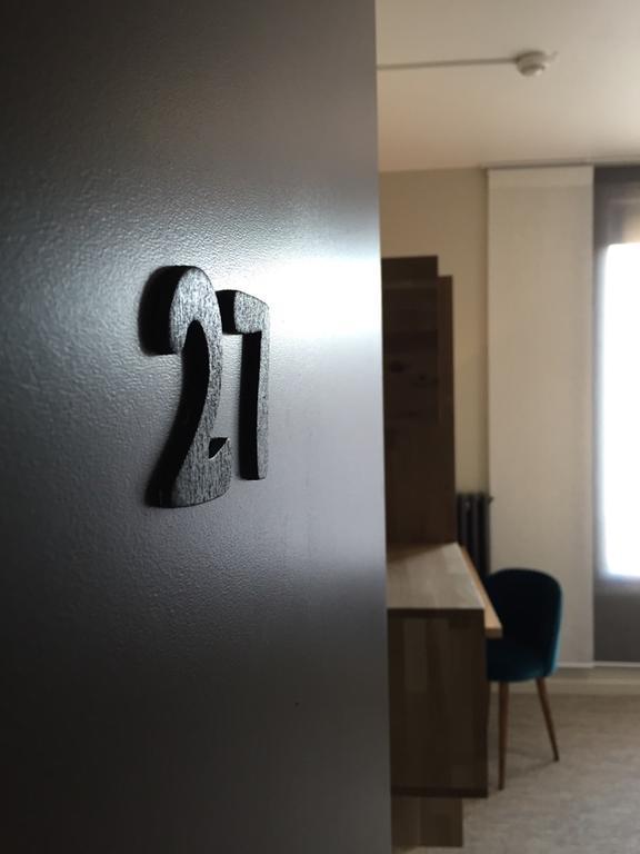 Hotel De La Poste Falaise  Eksteriør bilde